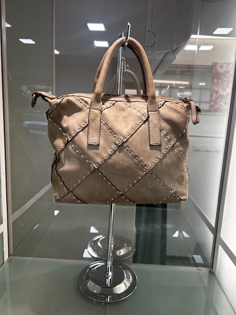 Borsa “Diamond Stud” in pelle effetto vintage