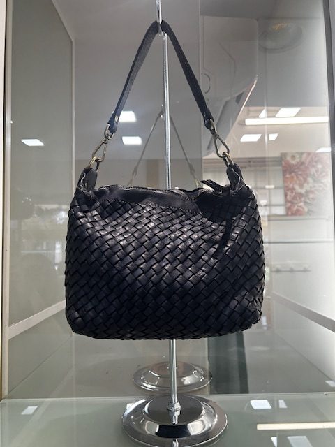 Borsa “Intreccio Elegante” in Pelle Nera